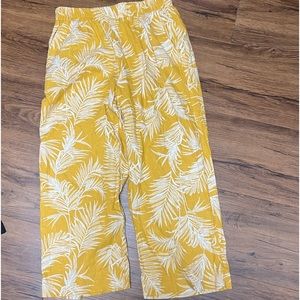 C & C California Size XL crop floral pant worn once - excellent condition